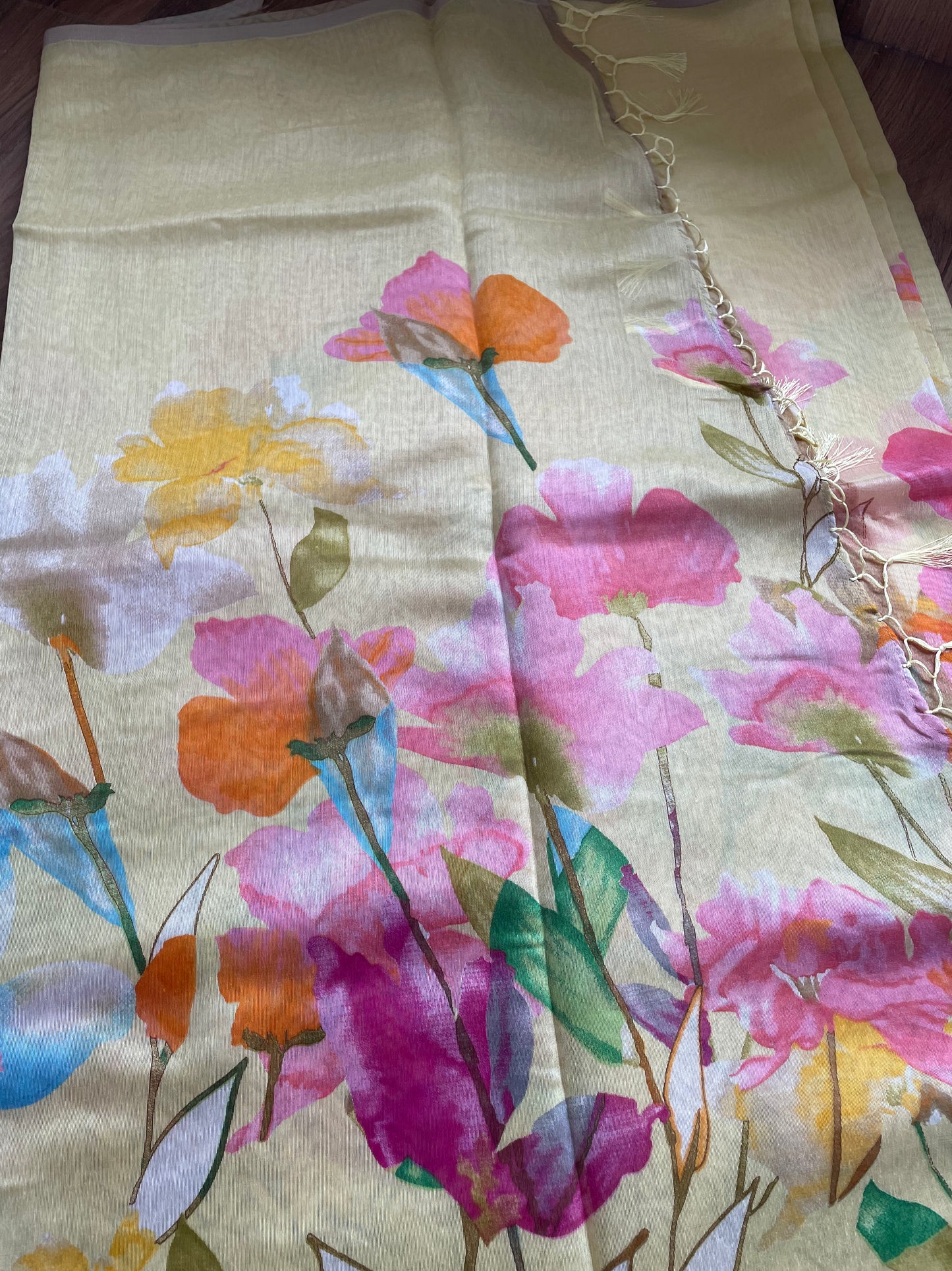 Floral prints linen saree